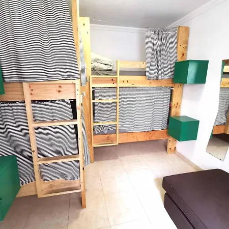 La Ventana Azul Surf Albergue *
