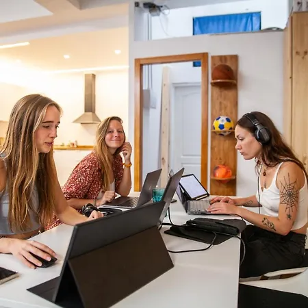 La Ventana Azul Surf Хостел *