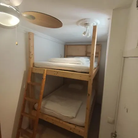 La Ventana Azul Surf Albergue *