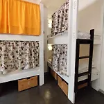 La Ventana Azul Surf Hostel *