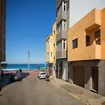 Hostel La Ventana Azul Surf Las Palmas