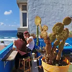 La Ventana Azul Surf Hostel
