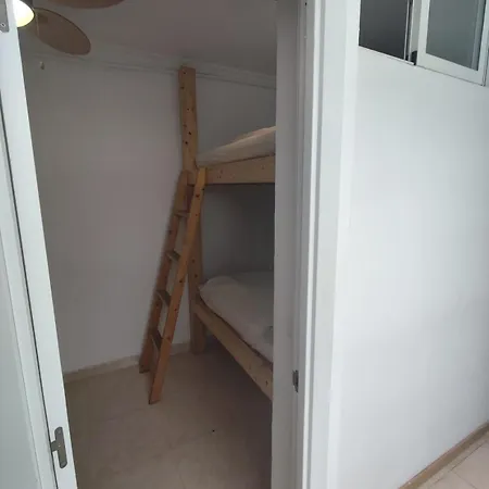 La Ventana Azul Surf 旅馆 *