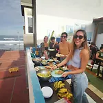La Ventana Azul Surf Albergue