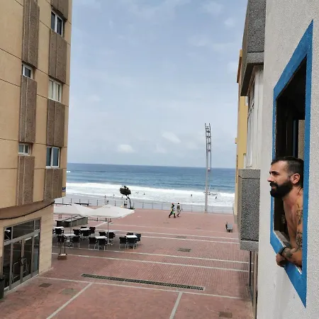 La Ventana Azul Surf بيت شباب *